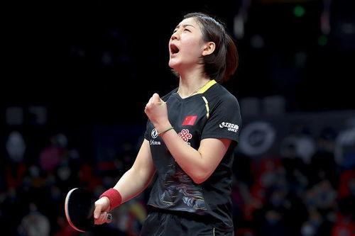 樊振东陈梦对打吃瓜群众,吃瓜群众热议乒乓球盛宴！”