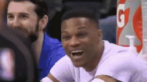 薛定非秒变吃瓜群众