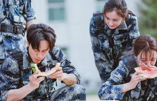 旁边吃瓜群众照片,吃瓜群众捕捉生活百态